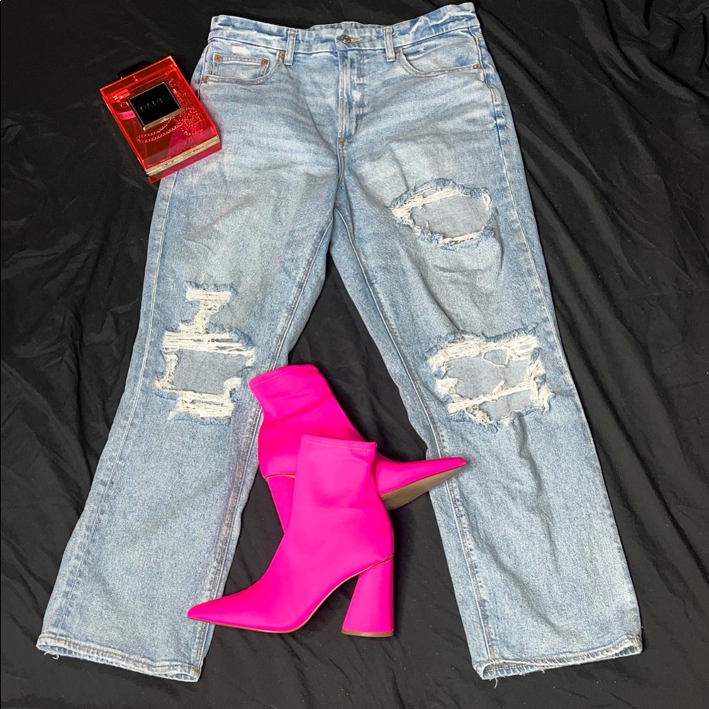 American Eagle Outfitters Light Blue Ripped Jeans